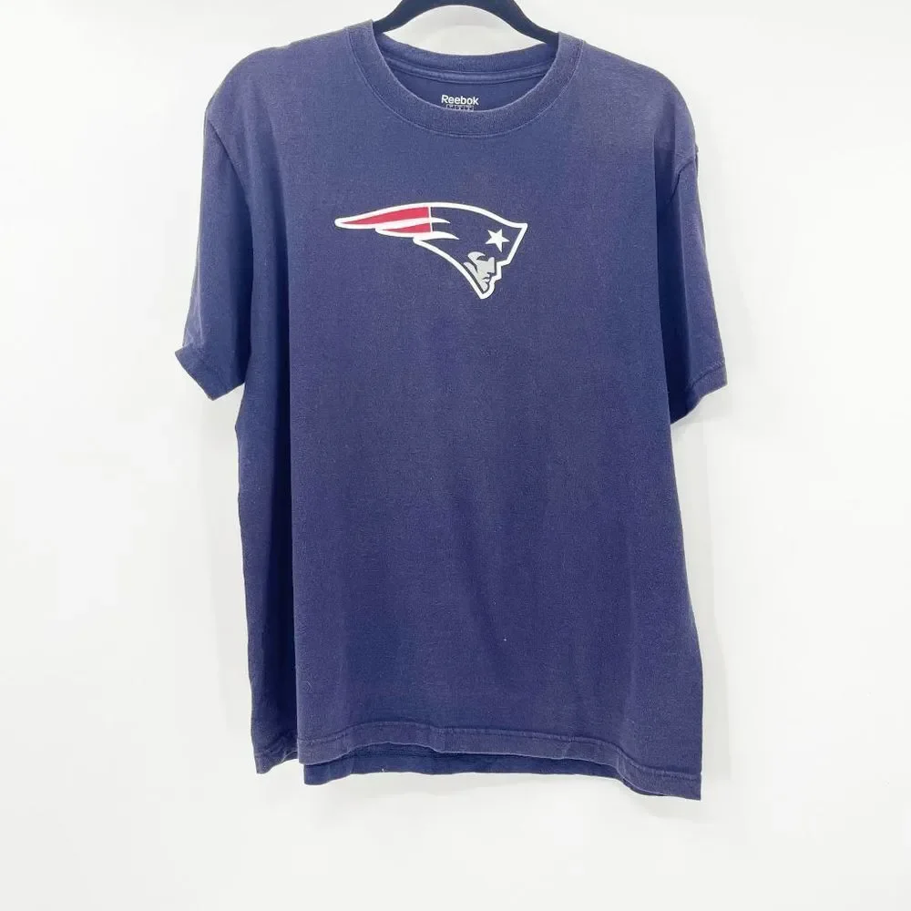 NFL Brandon Spikes Patriots T Shirt Men Size L‎ Blue Short Sleeve Crew Neck